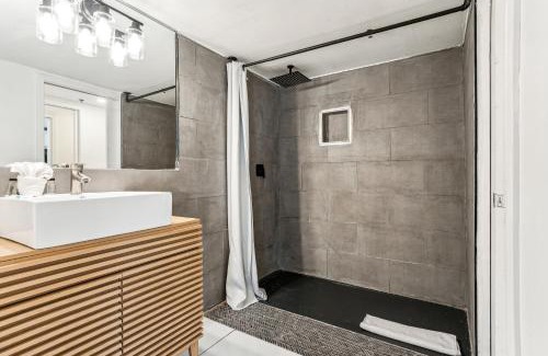 South of Fifth Apartment | Grazia Holiday Suites - Near The Beach !