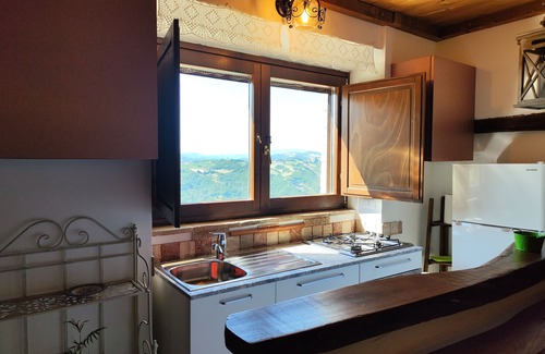 Penna San Giovanni House | GrazieSole Farmhouse whole house exclusively, facing the Sibillini Mountains