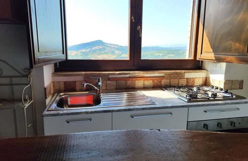 Penna San Giovanni House | GrazieSole Farmhouse whole house exclusively, facing the Sibillini Mountains
