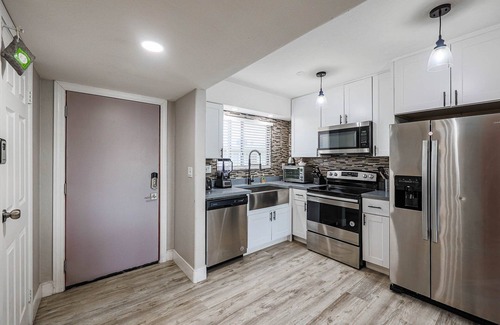 South Scottsdale Apartment | Great 1BR Apt W/Pool next Fashion Sq Mall & Bars