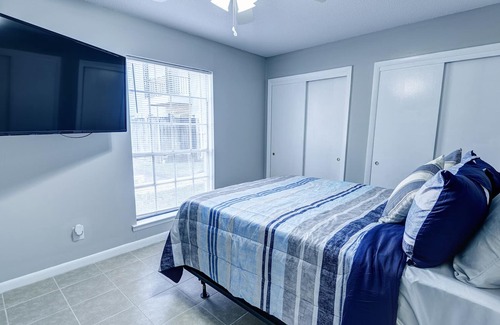 Hannon Park Condo | Great 2 and bedroom near downtown