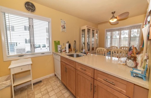 Cape May Condo | Great 2 bedroom Condo on Park Blvd.