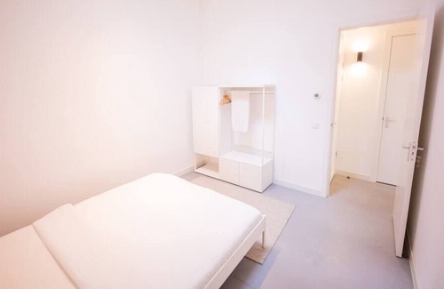Rotterdam Apartment | Great 2 Bedroom Serviced Apartment 69m2 -LH18-