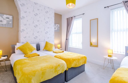 Anfield House | Great 3 bed property wifi and parking