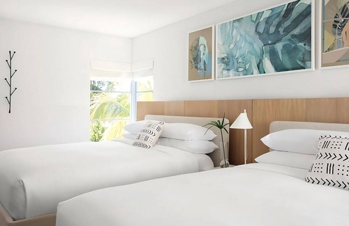 Central Beach Hotel | Great Amenities! Pool, Pets Allowed! Minutes to Fort Lauderdale Beach!