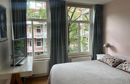 Van Lennepbuurt Apartment | Great Apartment Amsterdam