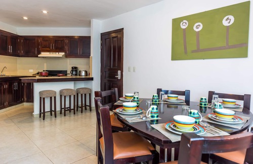 Zona Hotelera Apartment | Great apartment in Cancun, pool & parking.