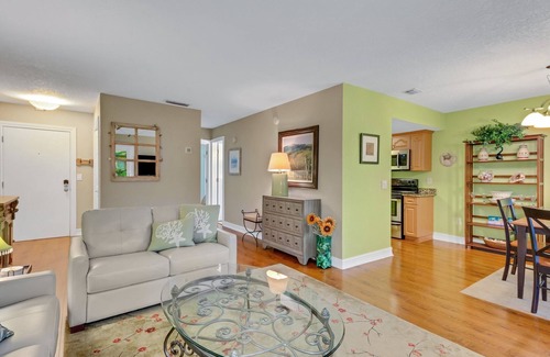 Gulf Gate Estates Condo | Great Condo Near Siesta Key Beach