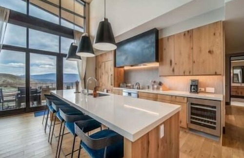 Snowmass Village Apartment | Great Condo, Snowmass Village-Amenities-Ski/In/Out