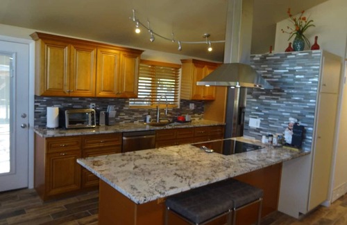 Tucson House | Great conveniently located home. Near mall and many restaurants.