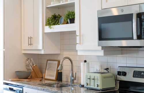 Rutledge Hill Apartment | Great Downtown apt: Walk to Broadway, great pool!