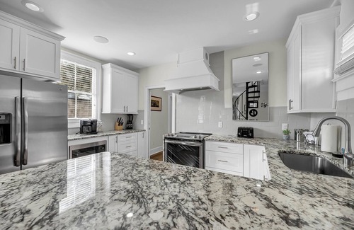 Cannonborough Elliotborough House | Great Downtown Charleston Location!
