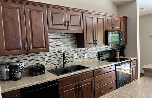 Neenah House | Great EAA option! 20 minutes from Oshkosh.