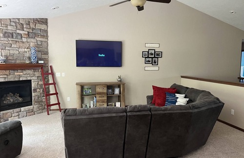Neenah House | Great EAA option! 20 minutes from Oshkosh.