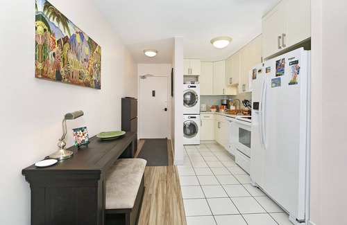 Waikiki Condo | Great for Families! Partial Ocean/Canal/Diamond Head Views! Pool/WiFi/Parking
