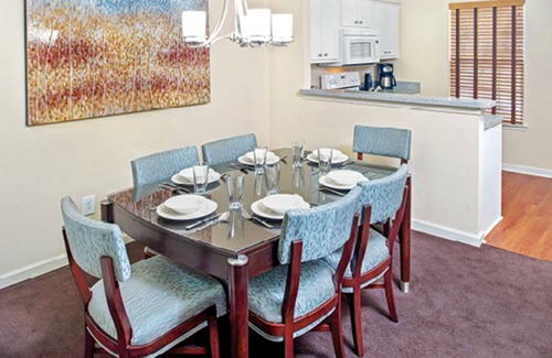 Berkeley Condo | Great for Large Family/Group. Suitable for 12. Popular Resort near Attractions.