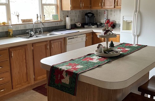 Bryson City House | Great for large groups. Minimum 5 10% discount for 5 day stay for 4th of July.