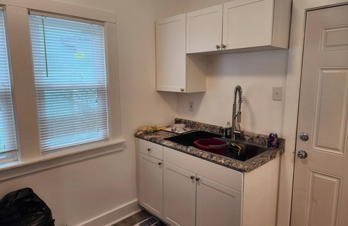 Roosevelt Park House | Great for working professionals: medical, construction, etc. LTE, or Mid-term!