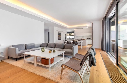Urbanizacion Costabella House | Great front line beach villa with private pool