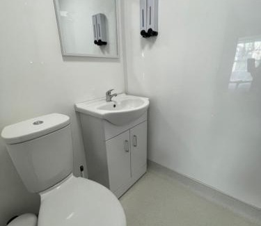Weymouth Hotel | Great Georges Retreat Central Weymouth Beach Contactless Smart Accommodation