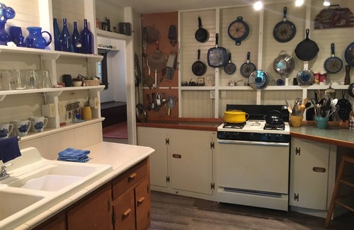 Manomet House | Great getaway for a family/two located on a quiet road, a 2 min walk to beach.