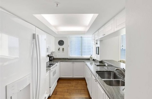 Park Shore Condo | Great Gulf views from this 8th floor condo - WS0801