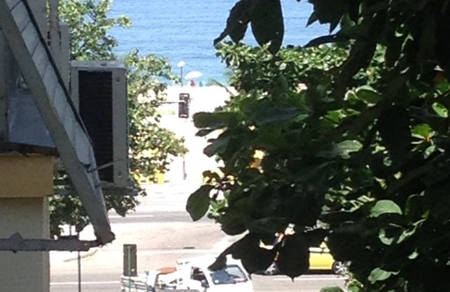 Leme Apartment | great holiday flat in Leme, Copacabana, with partial sea view from the 3 rooms