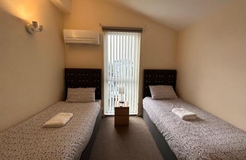 Manchester House | Great House + air conditioning + free car parking