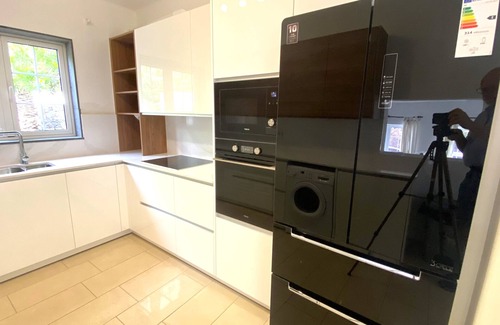 Los Mojones Villa | Great Location, WIFI, Hot Tub, SKY Sports, Air Conditioned, H pool, Pool Table