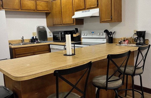 Tallahassee House | Great Location! 2BR/2BA Townhome Near Everything