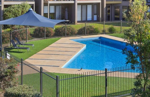 Torquay House | Great Location and views of the famous The Sands Golf Course- 5min walk to beach
