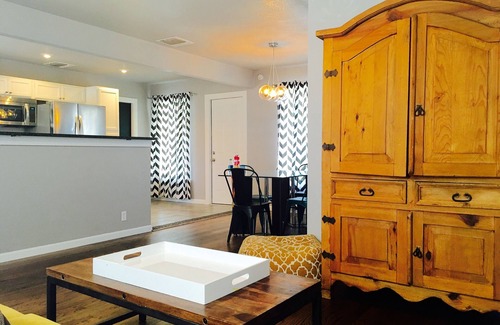 North San Antonio - SAT House | Great Location, Classy & Comfy
