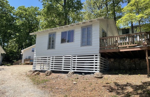 Lake Ozark Cabin | Great location, dock, boat slip, ramp, Bagnel Dam area, 700 ft shoreline.