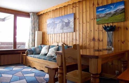 Val Claret Apartment | Great location family ski apartment sleeps 6-8 ski-in/ski-out Tignes. 3*** 63sqm
