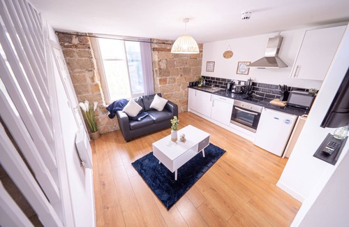 Leeds Apartment | Great Location for Work Near Kirkstall