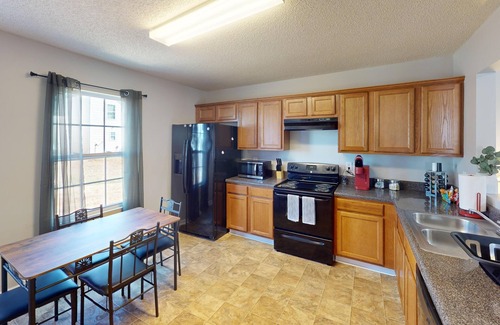 Cartersville House | Great Location, Great Value — 10%/15% Deals