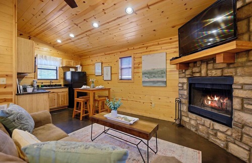 Hochatown Cabin | Great Location-Hot Tub