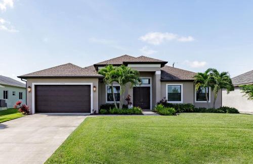 Pelican House | Great Location, Minutes to the Beach, Two Heated pools , sleeps 17! - Pelican Junction - Roelens