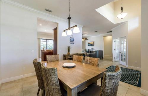 Pelican House | Great Location, Minutes to the Beach, Two Heated pools , sleeps 17! - Pelican Junction - Roelens