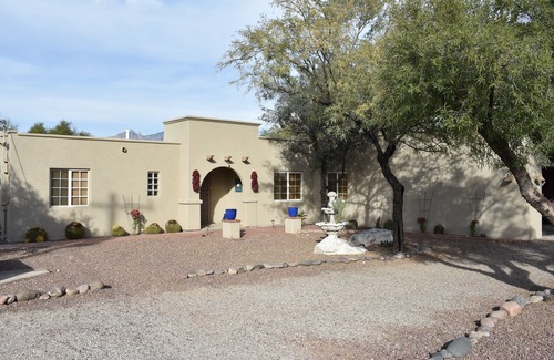Richland Heights East House | Great Location - near Univ. of Arizona, Banner Hospital, restaurants and more