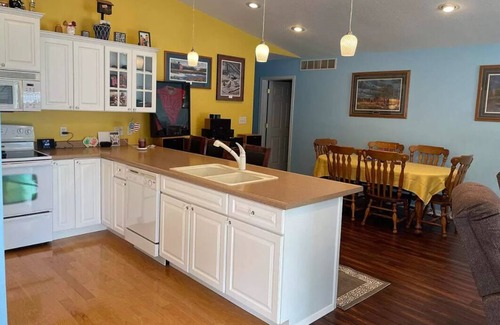 Arnolds Park House | Great Location! - Vacation Cabin with easy access to Arnolds Park!