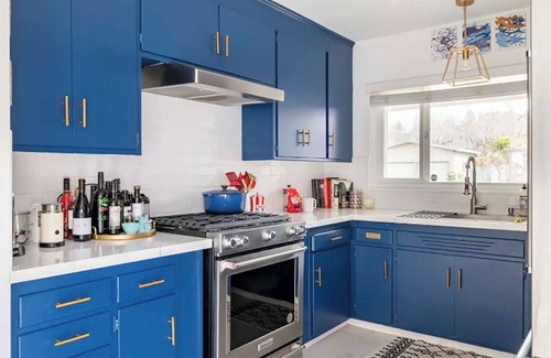 Healdsburg House | Great outdoor space, fire pit & gourmet kitchen minutes from downtown Healdsburg