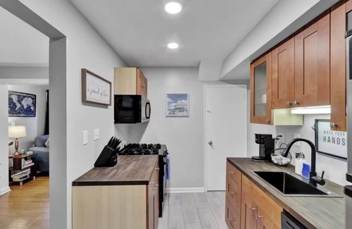 Potomac West House | Great place to stay in Alexandria, close to the Metro and parking for two vehicles.