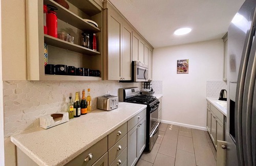 Truckee House | Great price! Cozy family-friendly home 3b2b, in-unit laundry - Max 8 guests