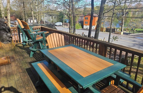 Lake Harmony Ski Chalet | Great Property with Lakeview/Lake Access - Steam Room, Sauna