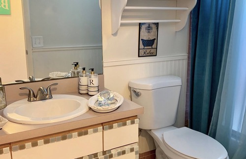 Davie House | Great room in a beautiful home in safe community