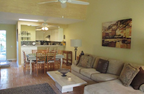 Canyon Corridor Condo | Great single level condo available for the season in quiet South Palm Springs