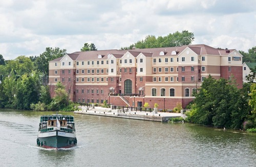 Rochester Apartment | Great Studio | Free Breakfast, Indoor Pool