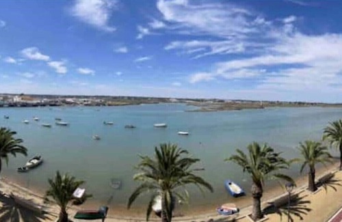 Isla Cristina Apartment | Great vacation home & sun terrace right by the sea