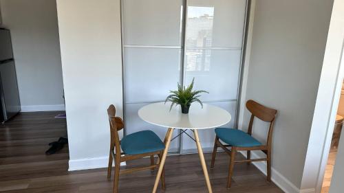 Milton Park Apartment | Great view 1BDRM APTR in heart of Montreal DWTN